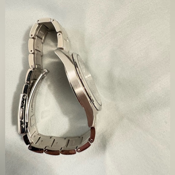 SEIKO ESSENTIALS SUR311 - Picture 2 of 3